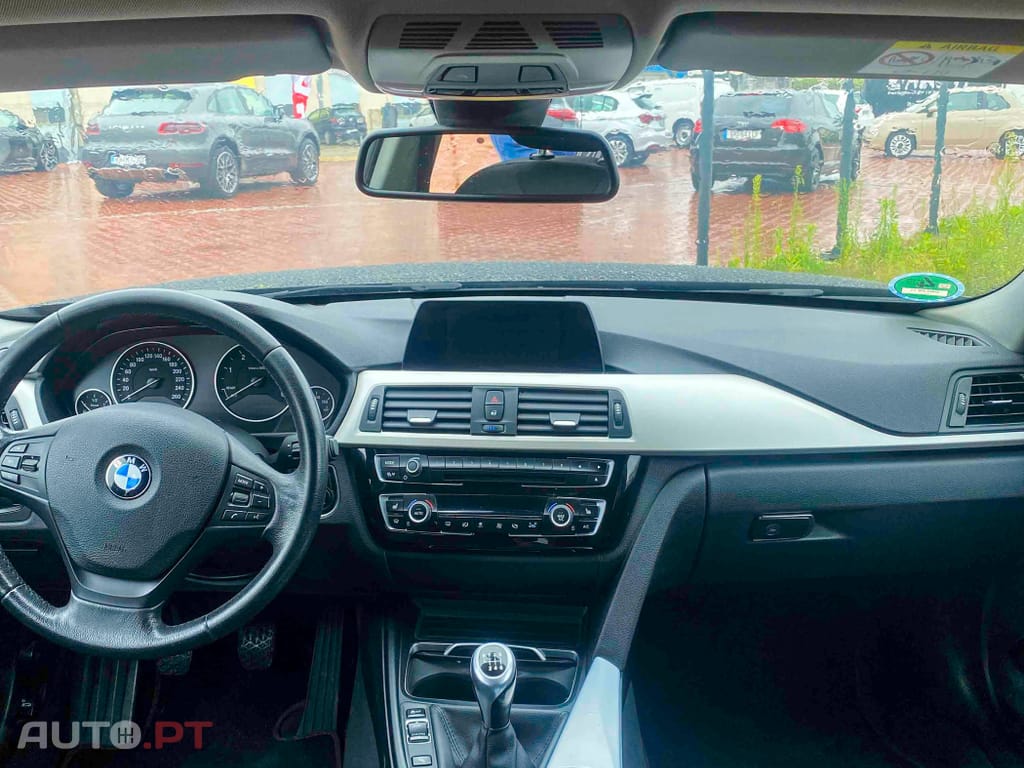 BMW 318 d Touring Line Sport