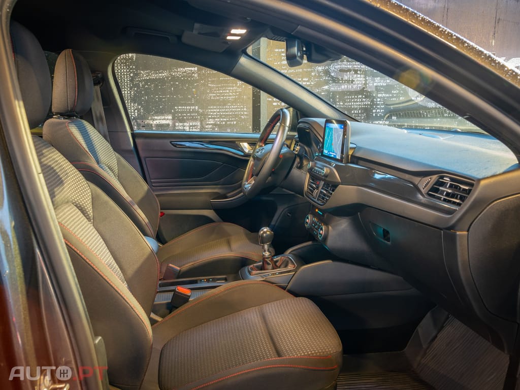 Ford Focus SW 1.5 TDCi EcoBlue ST-Line