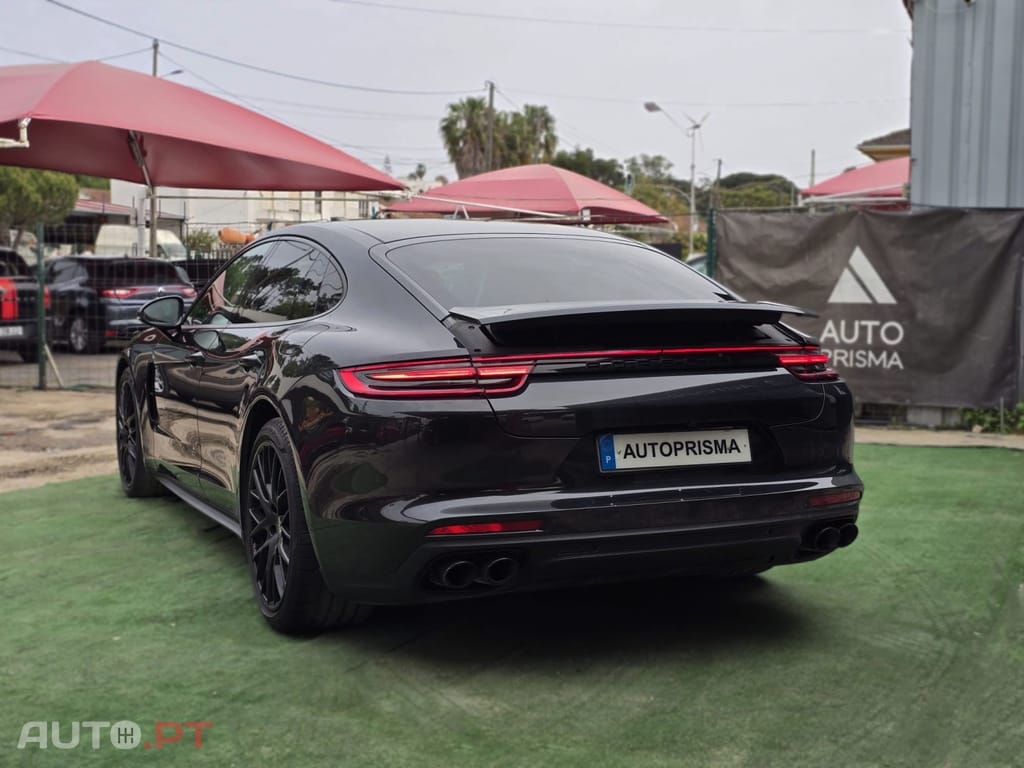 Porsche Panamera 4 E-Hybrid