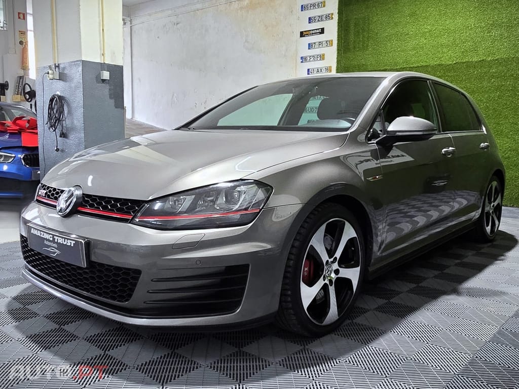 Volkswagen Golf GTI Performance BlueMotion DSG