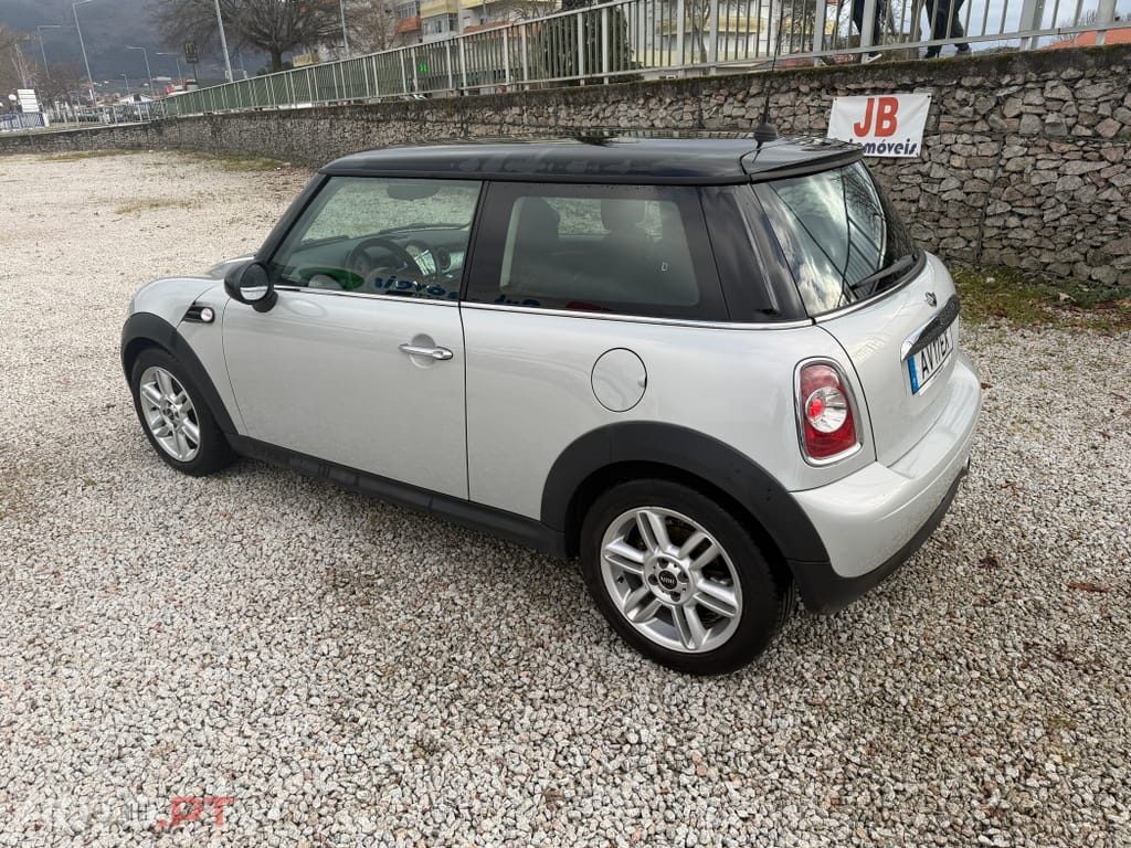 MINI Cooper Cooper D