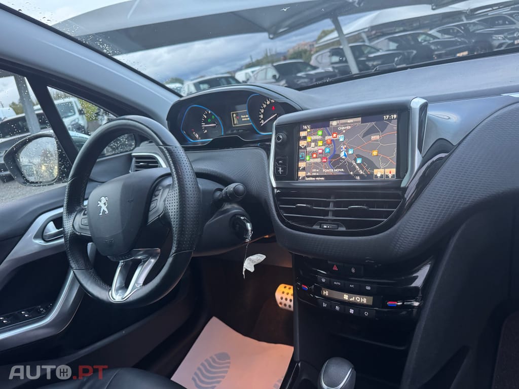 Peugeot 2008 1.2 PureTech Crossway EAT6