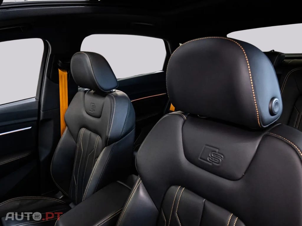 Audi E-Tron I.V.A DEDUTÍVEL 50 S LINE BLACK EDIT.