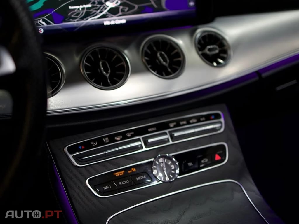 Mercedes-Benz E 220 AMG