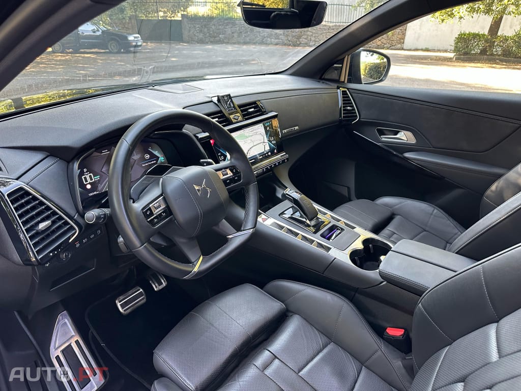 DS DS7 Crossback E-Tense Performance Line+ EAT8