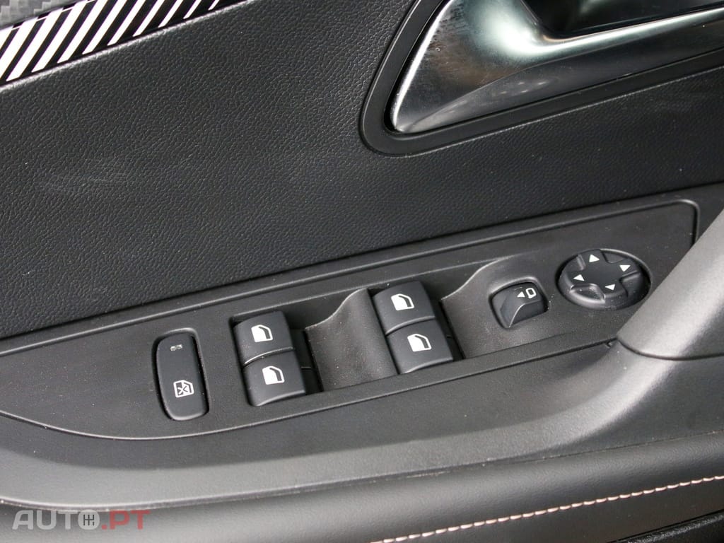 Peugeot 2008 1.2 PureTech Allure