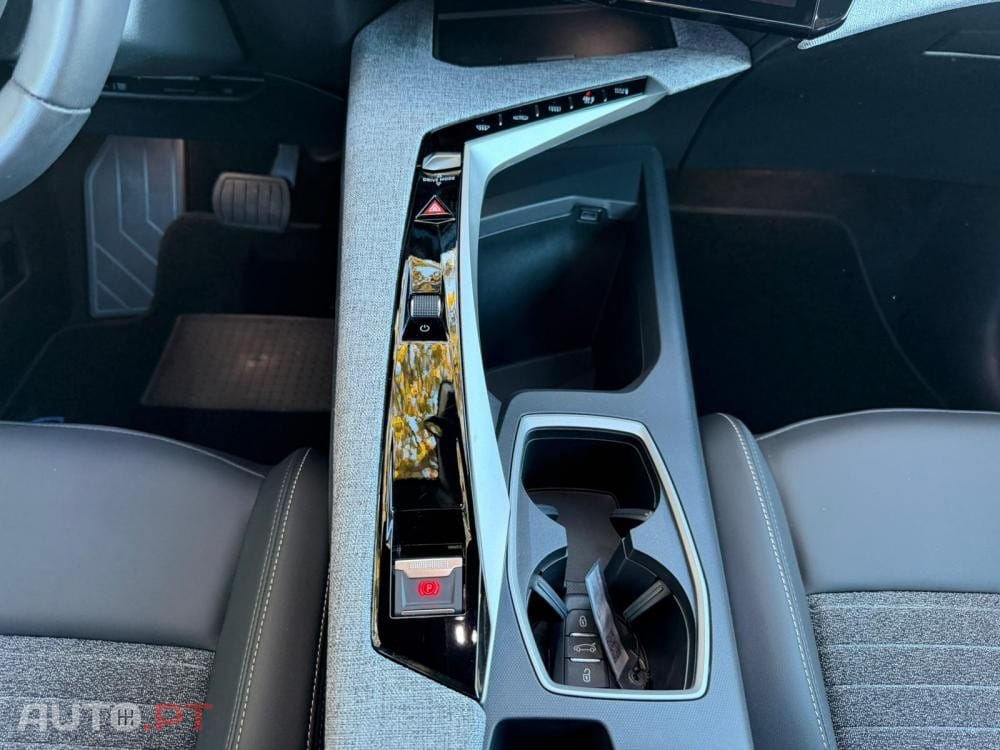 Peugeot 5008 Hybrid 136 e-DSC Allure Pack