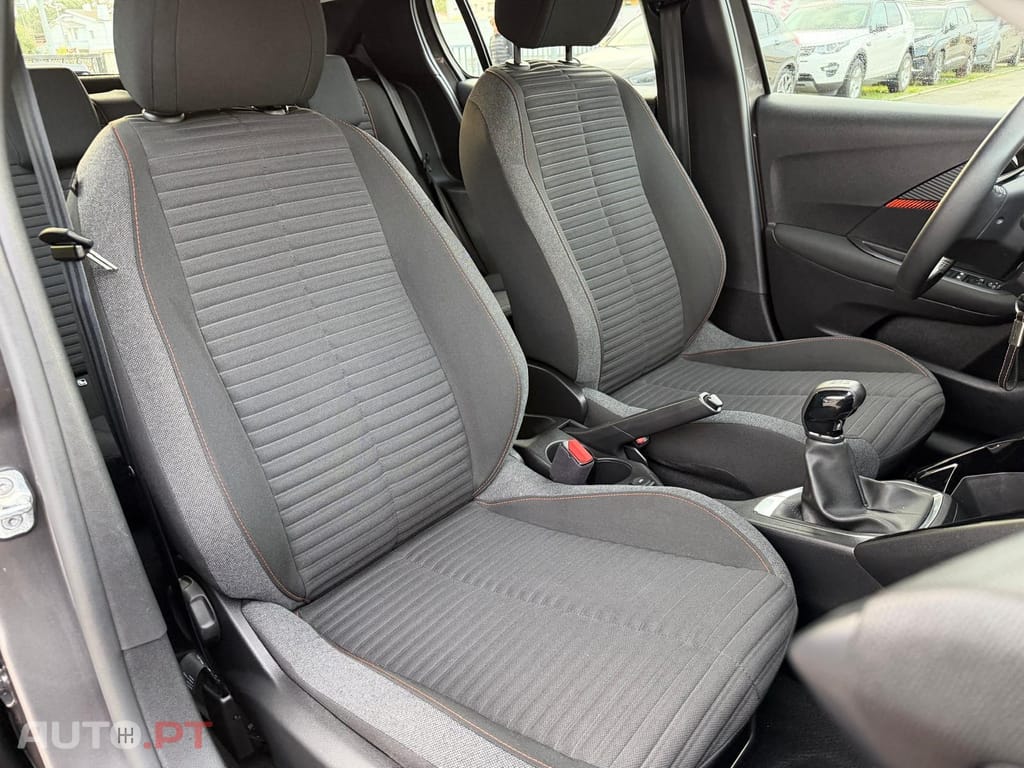 Peugeot 208 1.2 PureTech SE Style