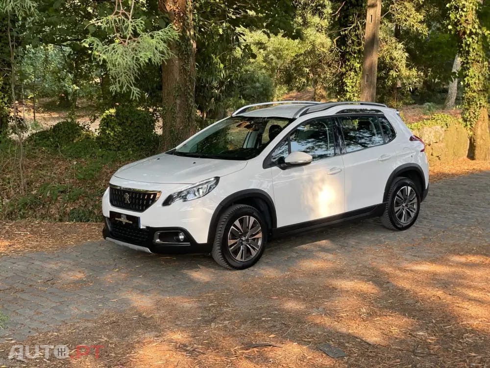 Peugeot 2008 1.2 PureTech Allure