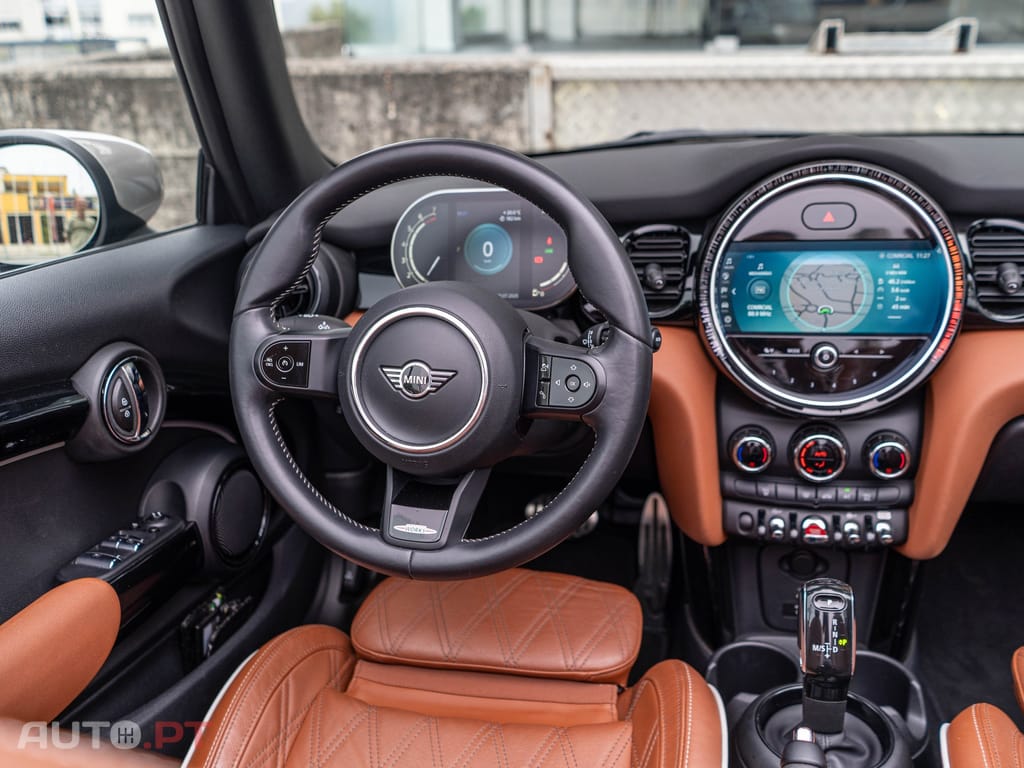 MINI Cabrio Cooper Premium Extra JCW Auto