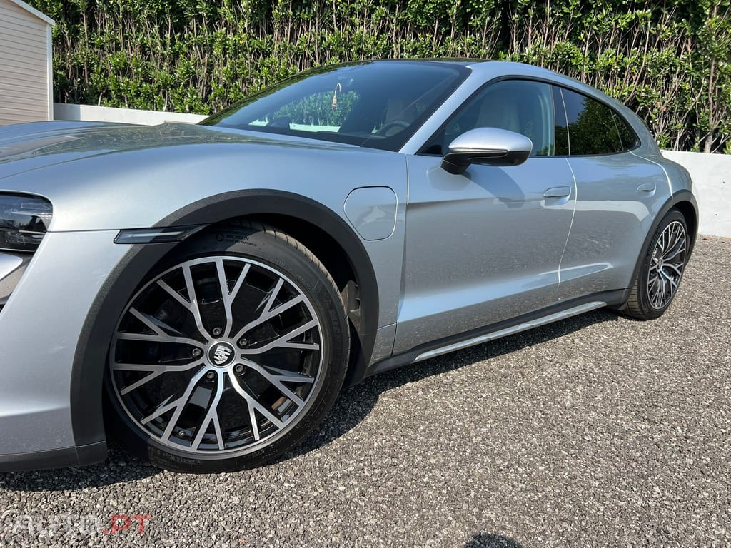 Porsche Taycan CT 4