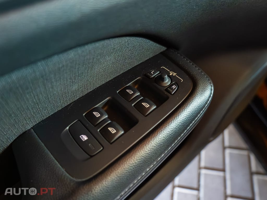 Volvo V60 2.0 D4 Momentum Geartronic