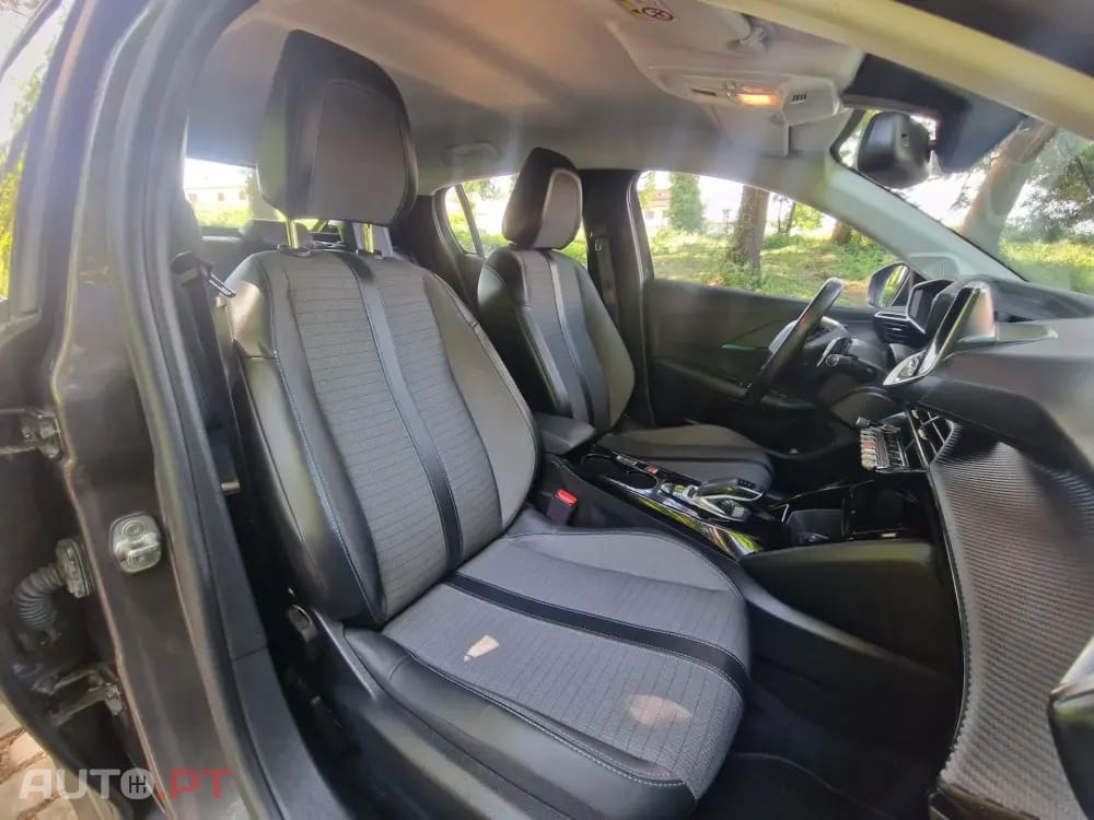 Peugeot 208 1.2 PureTech Allure Pack EAT8