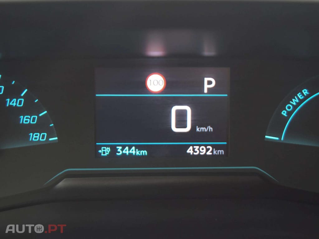 Peugeot E-2008 54 kWh Active EAT8