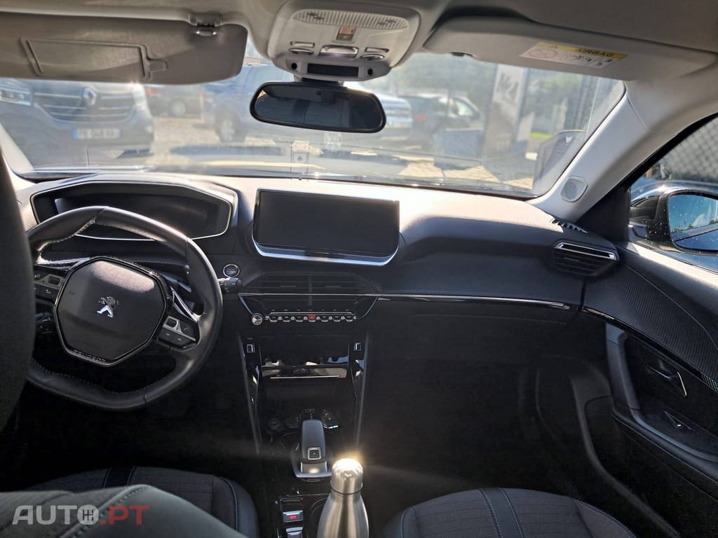 Peugeot 2008 1.2 PureTech Allure EAT8
