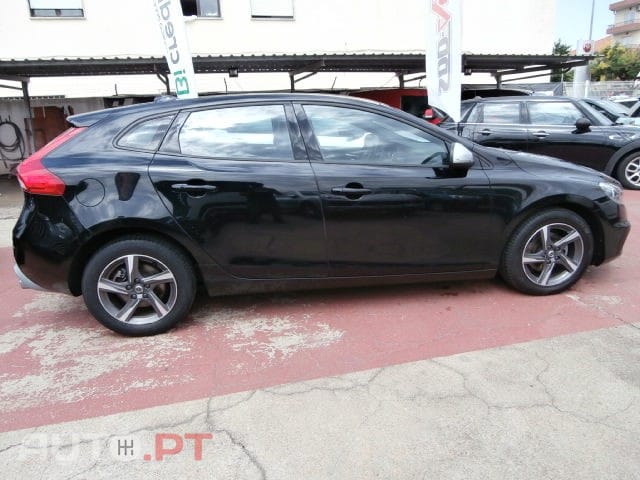 Volvo V40 2.0 D2 R-Design