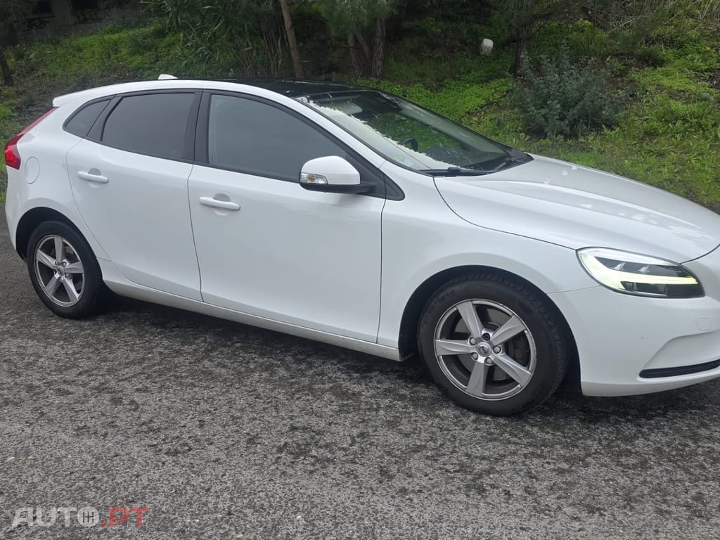 Volvo V40 2.0 D2 Kinetic Geartronic