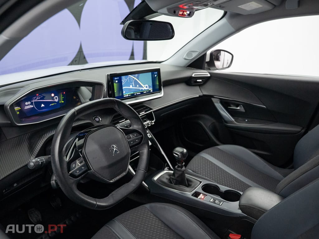 Peugeot 2008 1.2 PureTech Allure