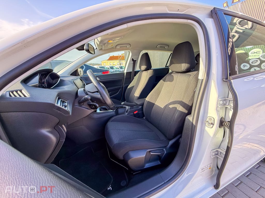 Peugeot 308 1.5 BlueHDi Business Line