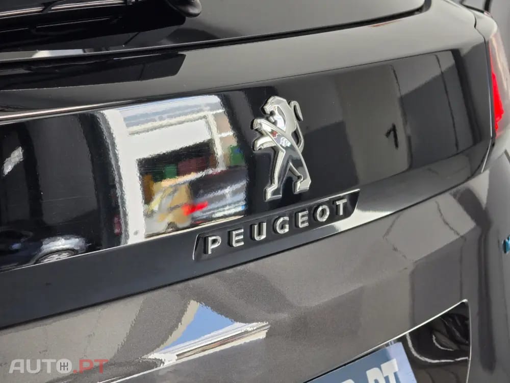 Peugeot 3008 1.6 Hybrid Allure e-EAT8