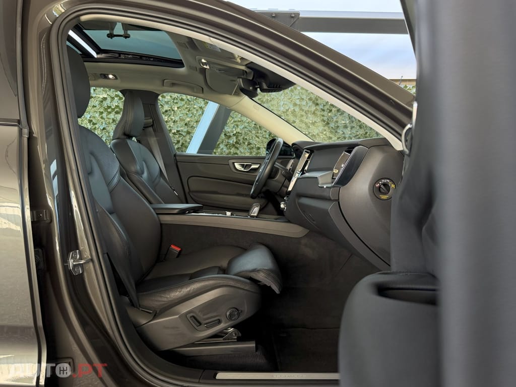 Volvo XC60 2.0 T6 PHEV R-Design AWD