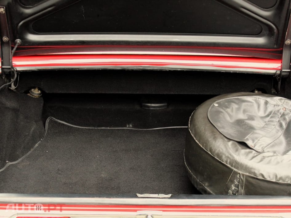 Mercedes-Benz 230 SL