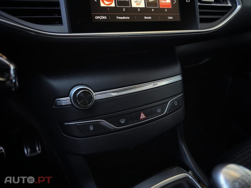 Peugeot 308 1.5 BlueHDi Style J17