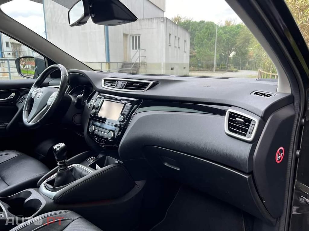 Nissan Qashqai 1.5 dCi Tekna Premium Pele