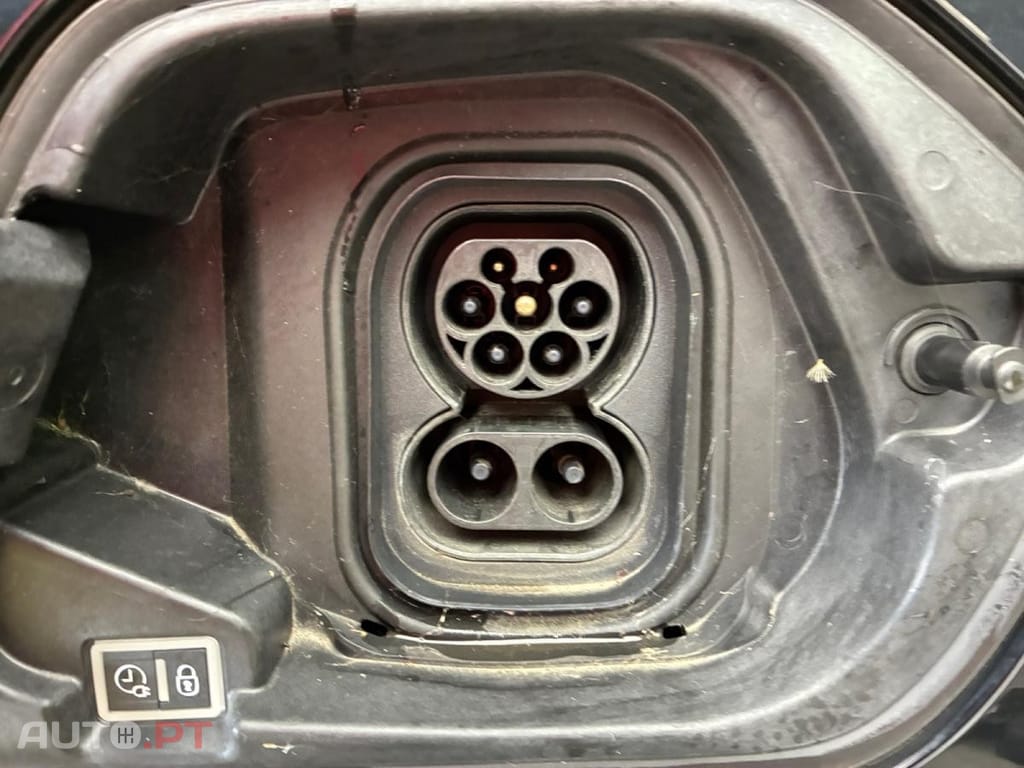 Peugeot E-208 50 kWh Style