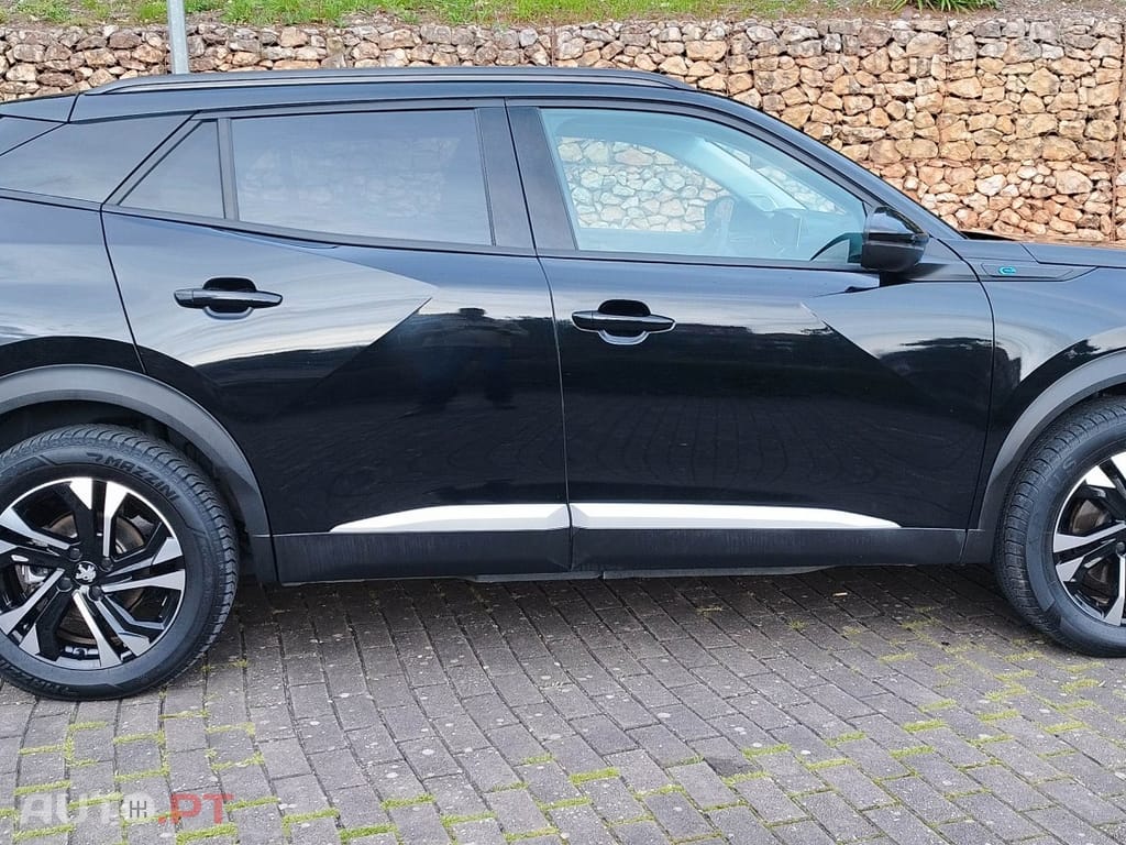 Peugeot E-2008 50 kWh Allure