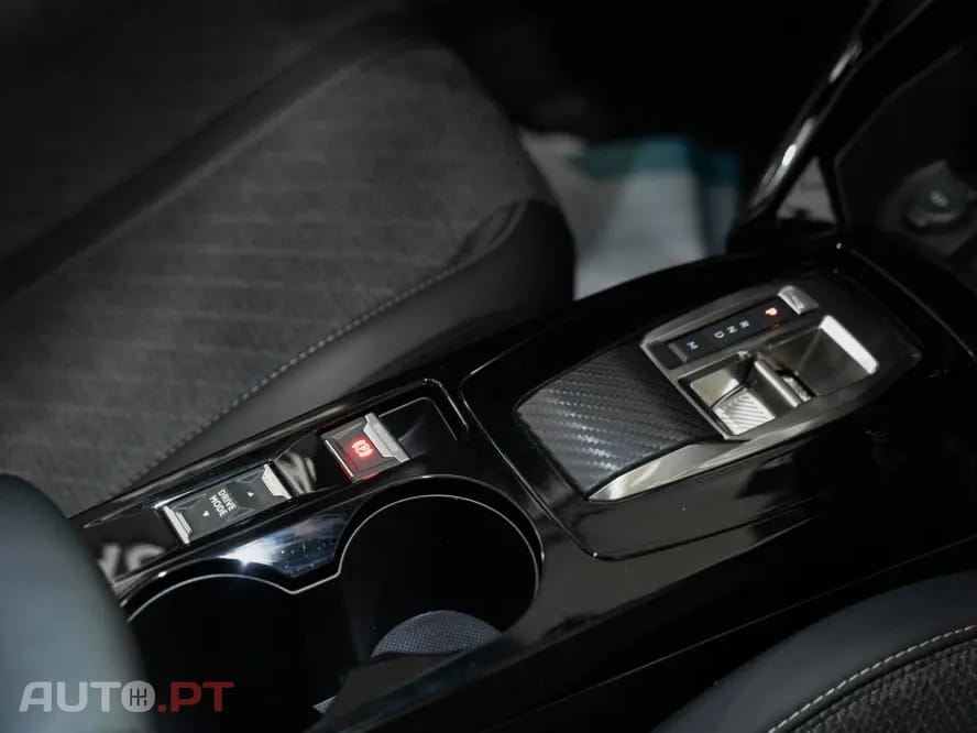 Peugeot 2008 1.2 PureTech Allure EAT8