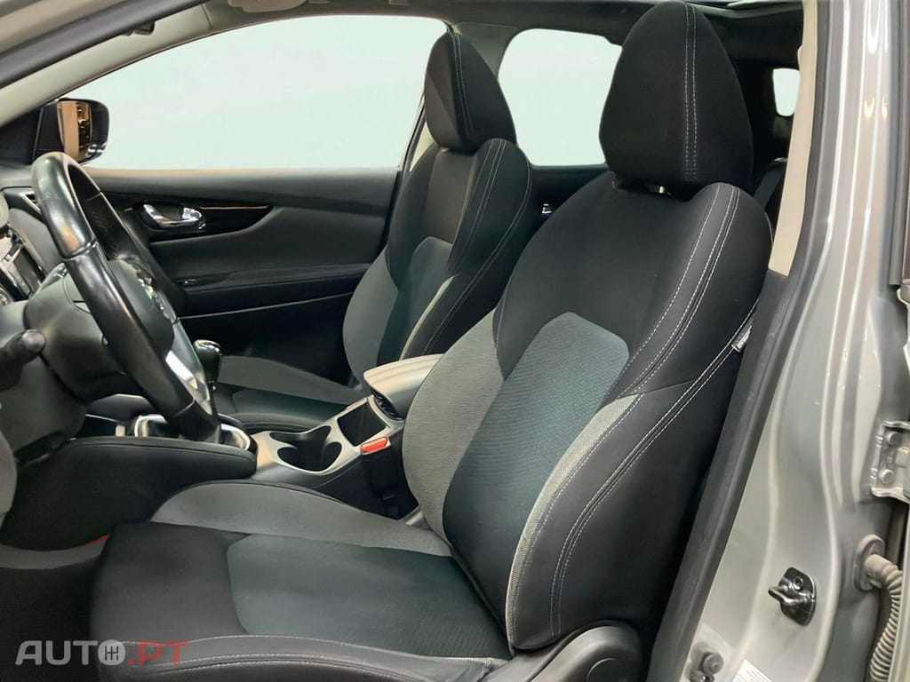 Nissan Qashqai 1.3 DIG-T N-Connecta J18