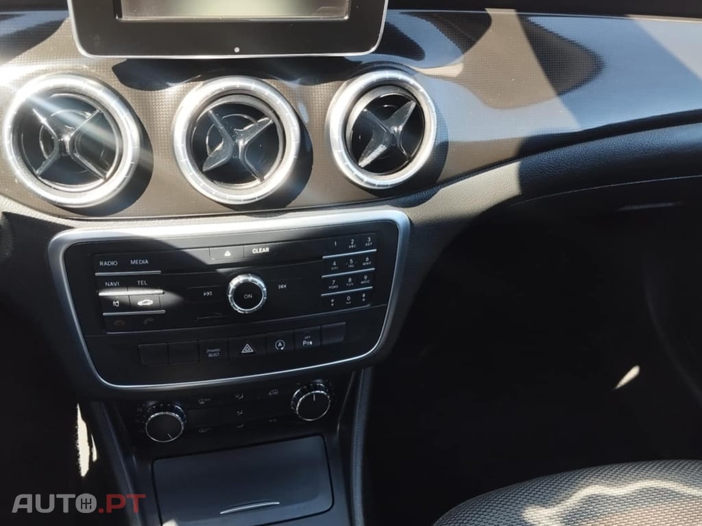 Mercedes-Benz CLA 200 200d