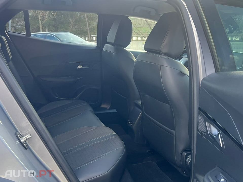 Peugeot 2008 1.2 PureTech Allure Pack