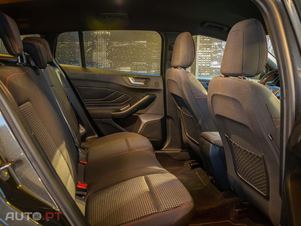 Ford Focus SW 1.5 TDCi EcoBlue ST-Line