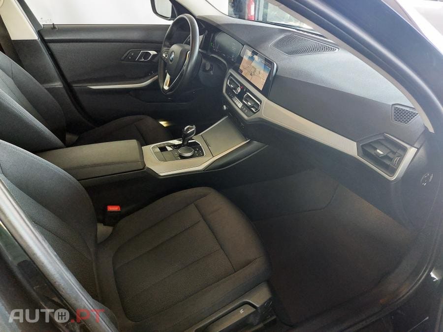BMW 330 e Auto