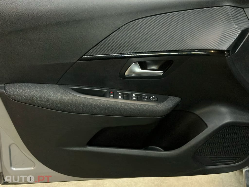 Peugeot 208 1.2 Hybrid Allure e-DCS6