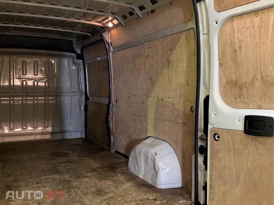 Peugeot Boxer 2.2 BlueHDi 333 L3H2 Premium