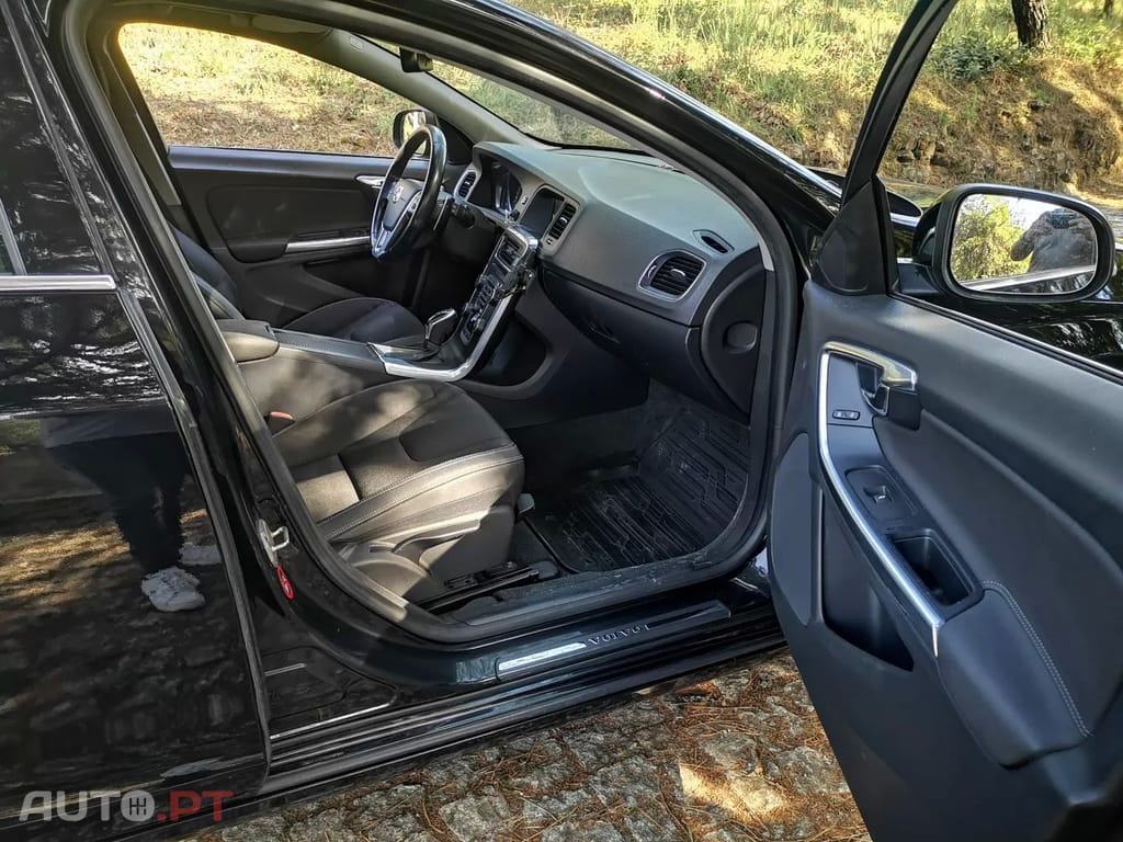Volvo V60 2.0 D4 Momentum Eco Geartronic