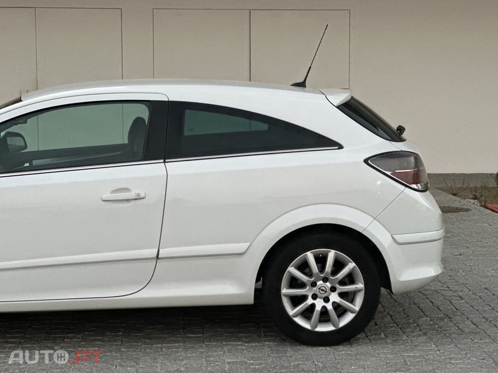 Opel Astra GTC 1.7 CDTI DPF Sport