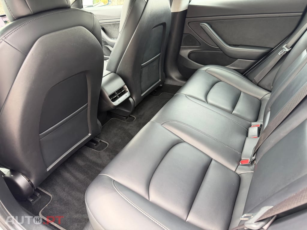 Tesla Model 3 Standard Range Plus RWD