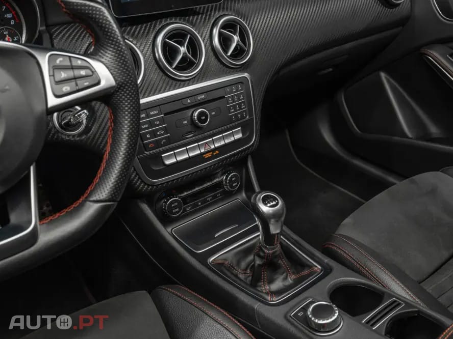 Mercedes-Benz A 180 AMG Line