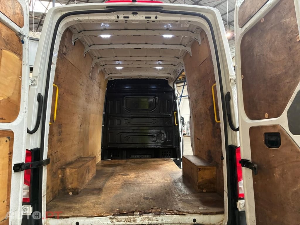 Volkswagen Crafter 35 2.0 TDI L3H3 Business line