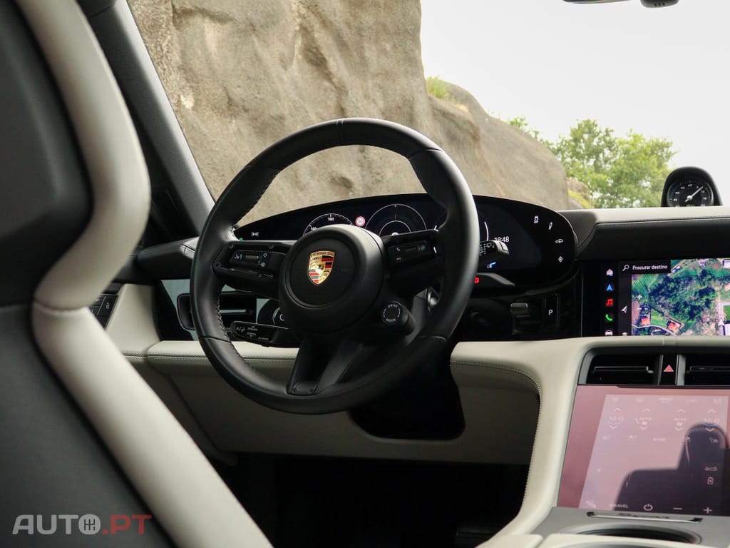 Porsche Taycan 4