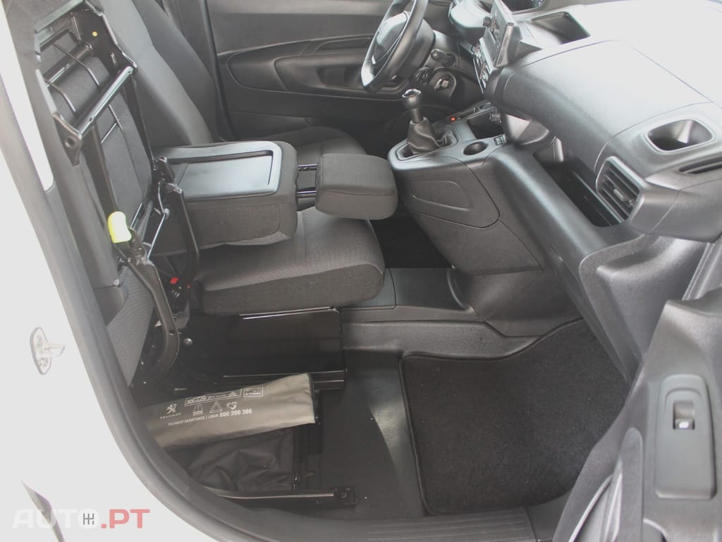 Peugeot Partner PRO STANDART 3 LUGARES / IVA DEDUTÍVEL