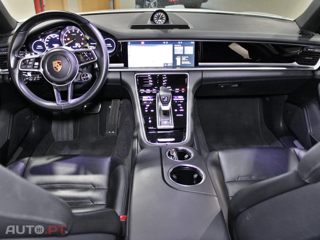 Porsche Panamera 4 E-Hybrid
