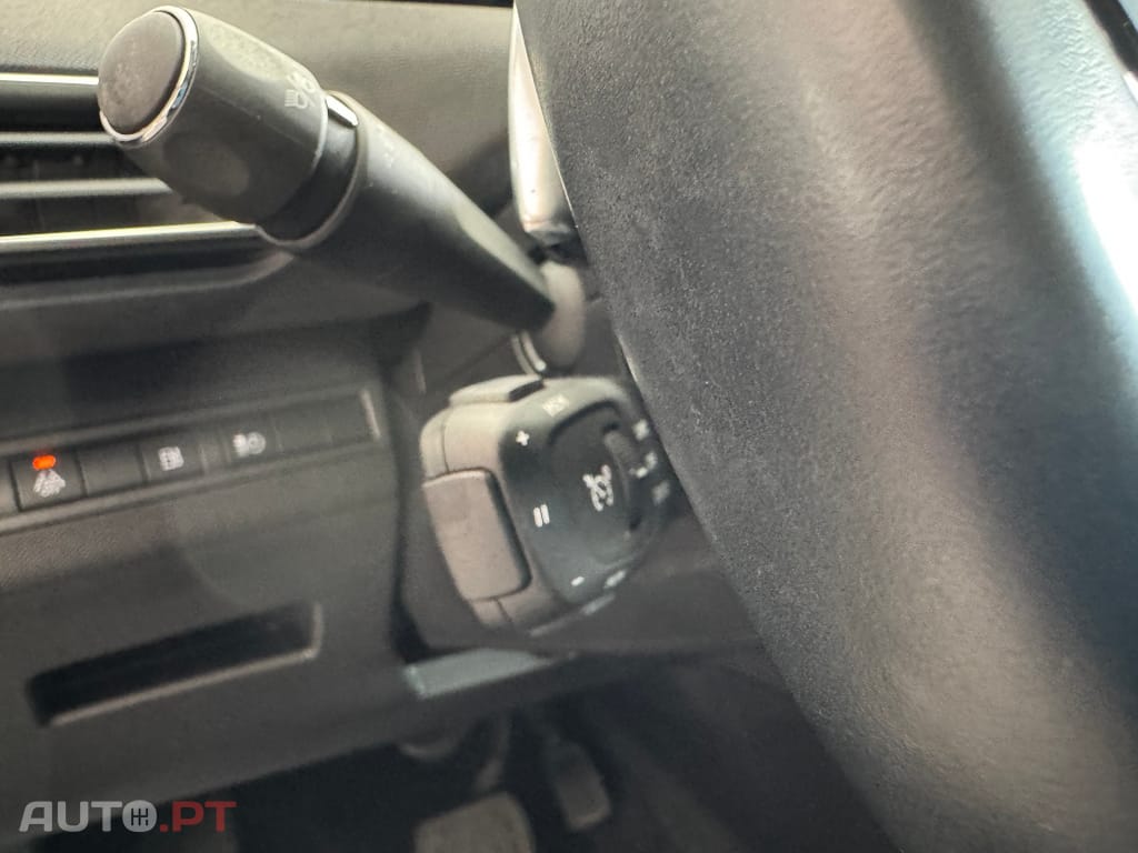 Peugeot 3008 1.6 Hybrid Active Pack e-EAT8