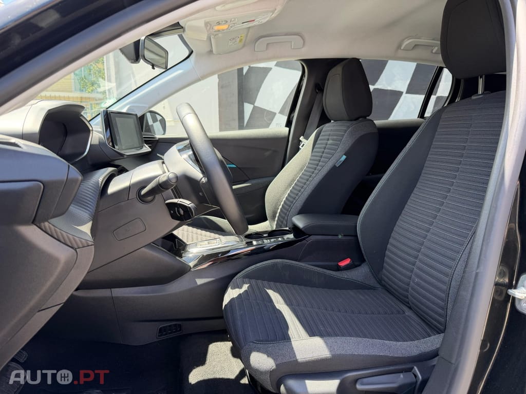 Peugeot E-208 50 kWh Style