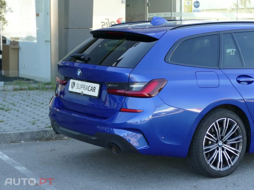 BMW 330 e Pack Desportivo M Auto