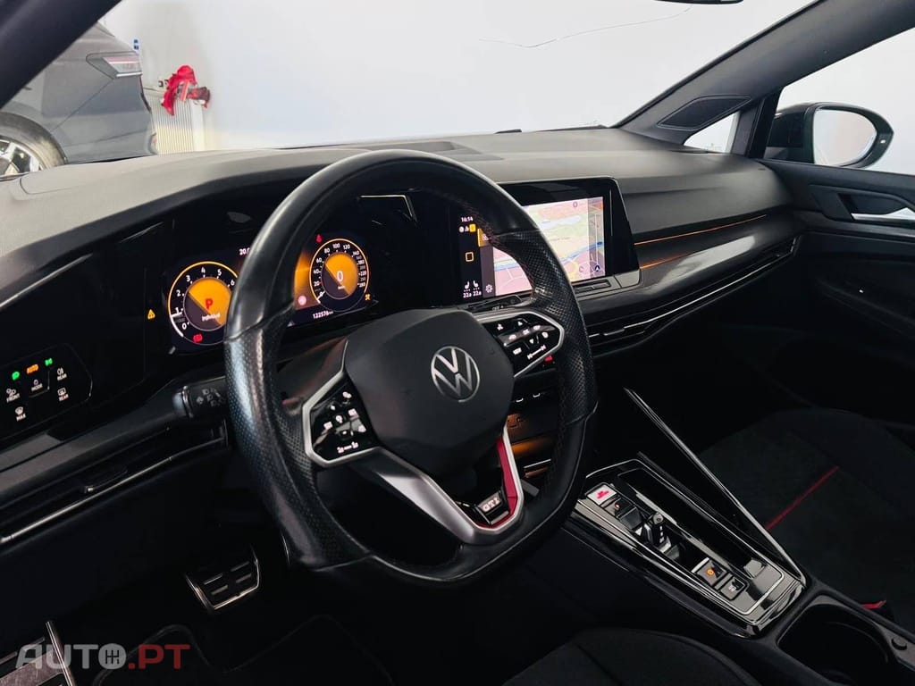 Volkswagen Golf 2.0 TSI GTI